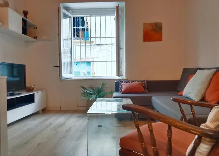 Buhardilla Cruz Vieja * جيريز