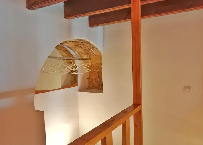 Buhardilla Cruz Vieja * جيريز